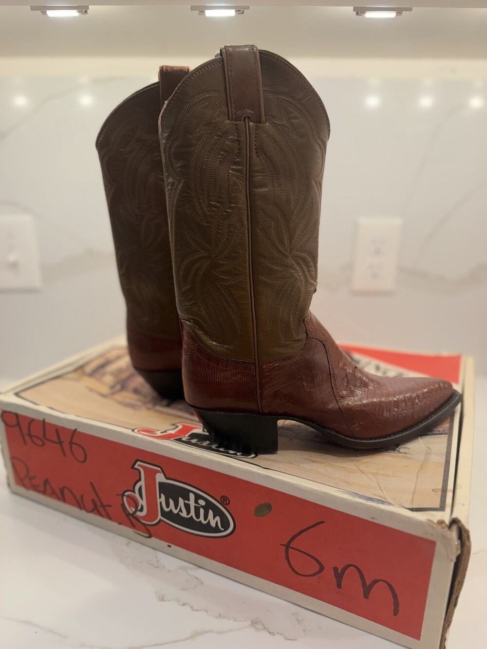 Vintage Justin Genuine Lizard Cowboy Boots Womens 5B Brown Made USA Western Box